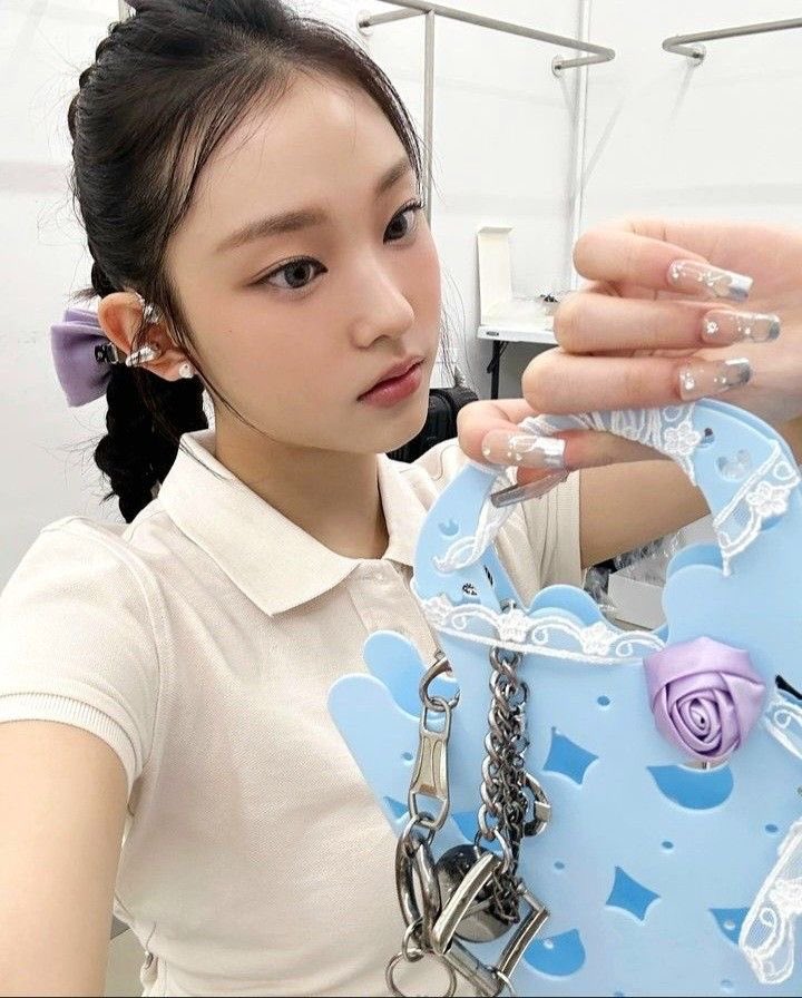 kismetfiless's tweet image. newjeans ‘get up’ beach bag is easily in the top 5 best physical albums