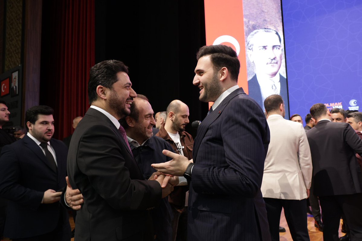 İstanbul için durmak yok, yola devam!
İl Başkanlığımız koordinesinde gerçekleştirdiğimiz çalışmaları değerlendirdiğimiz ‘Bir Olmak Ruhumuzda Var’ programına katılım sağladık. Sahadaki alın terimizin, milletimizdeki karşılığını görmek en büyük motivasyon kaynağımız.
Bağcılar