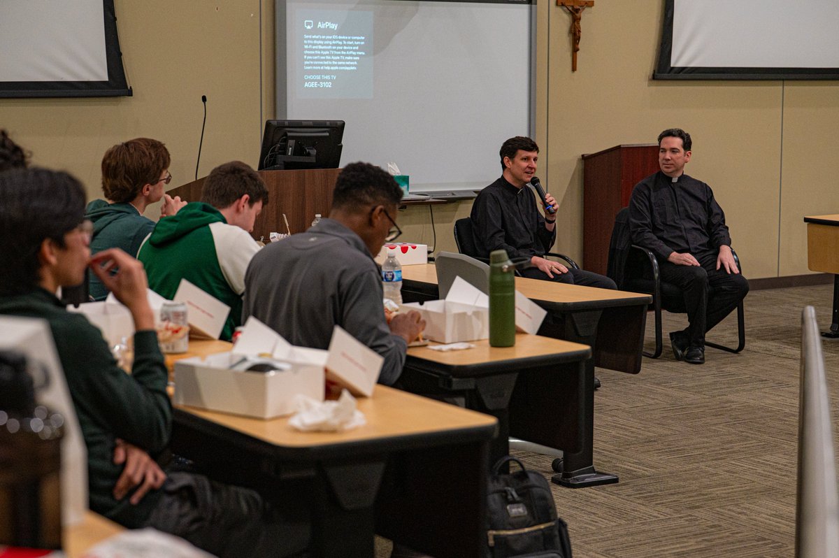 Strake Jesuit tweet media