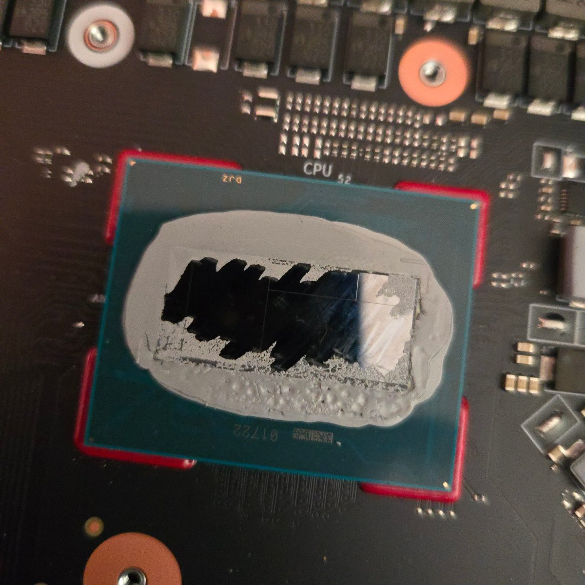 davidnburgess's tweet image. Thermal paste shouldn't look like this. Especially not on a device that is only a couple of months old. Replaced it with some Corsair XTM70 thermal paste and will have to see if things get better.

#PCMR #homelab