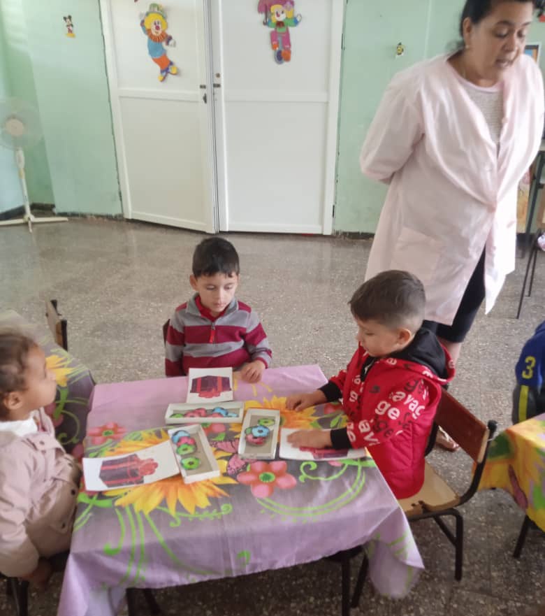 MatildeCar473's tweet photo. El trabajo en equipo, es el secreto que hace, que los niños logren resultados extraordinarios. Así, realiza la actividad de Relación con el Entorno, en 4to año la educadora, Glenda González. @DiazCanelB @CubaMined @naimatrujillob @GladysArtemisa @yarobyalvarez @RicardoArtemisa https://t.co/y0DRMSk20M
