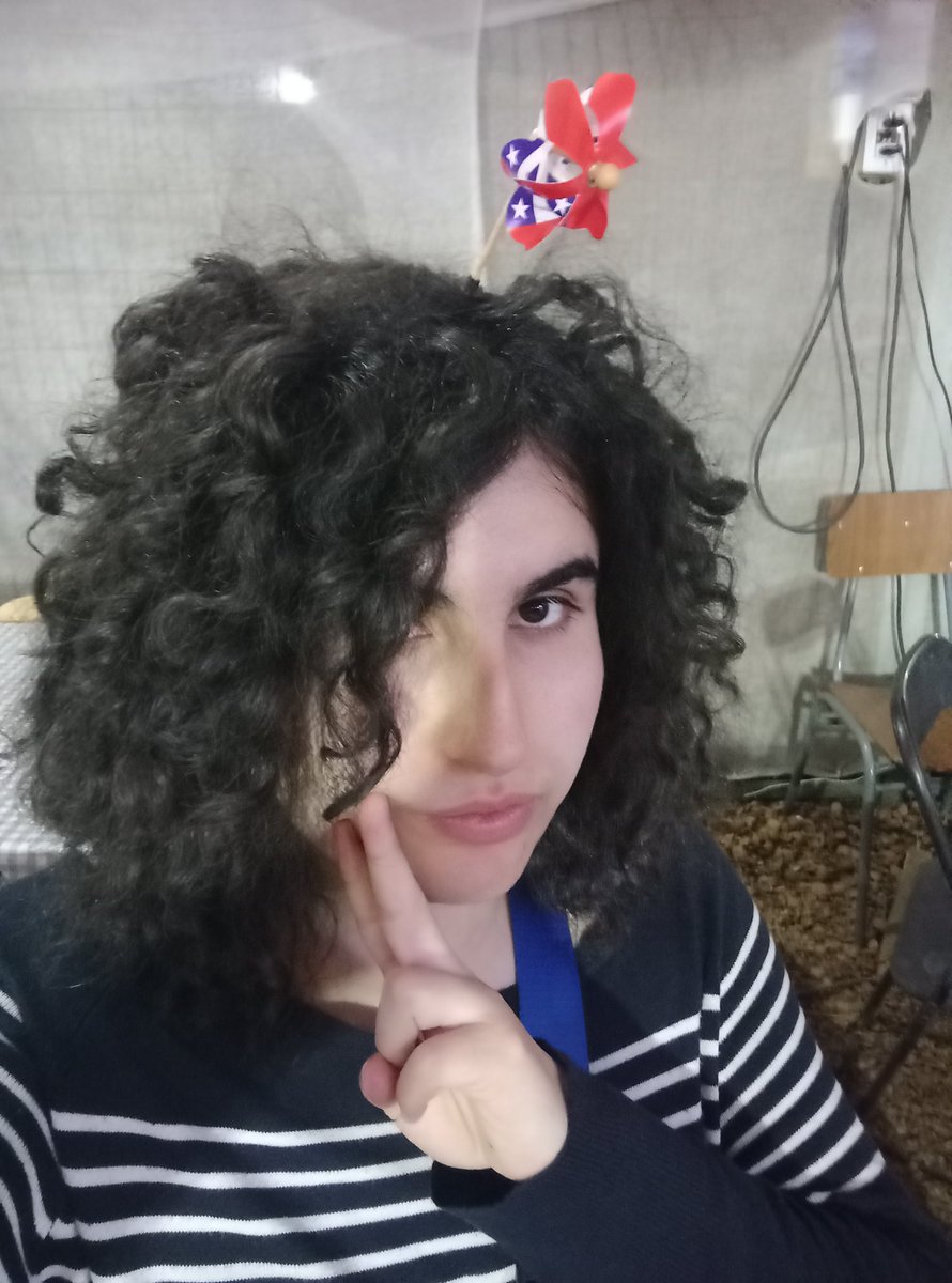 BelethC12's tweet photo. Just a trans Girl feeling pretty pt2 jsjs
aprovechando q hace mucho no subo fotos mías aquí, siento q me veo mas linda con el cabello corto 
para quien vea está publicación, espero tengas un bonito inicio de semana:3 jsjs❤️🏳️‍⚧️ https://t.co/WdsHASyNAh