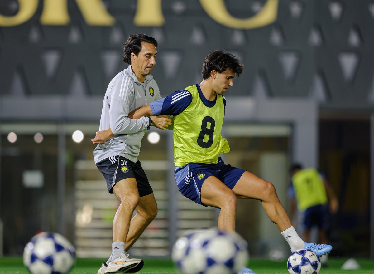 AlNassrFC's tweet photo. بتركيـزٍ وتطبيـقٍ لتوجيهـات جيسـوس ⚽ https://t.co/0vVVlzPPJU