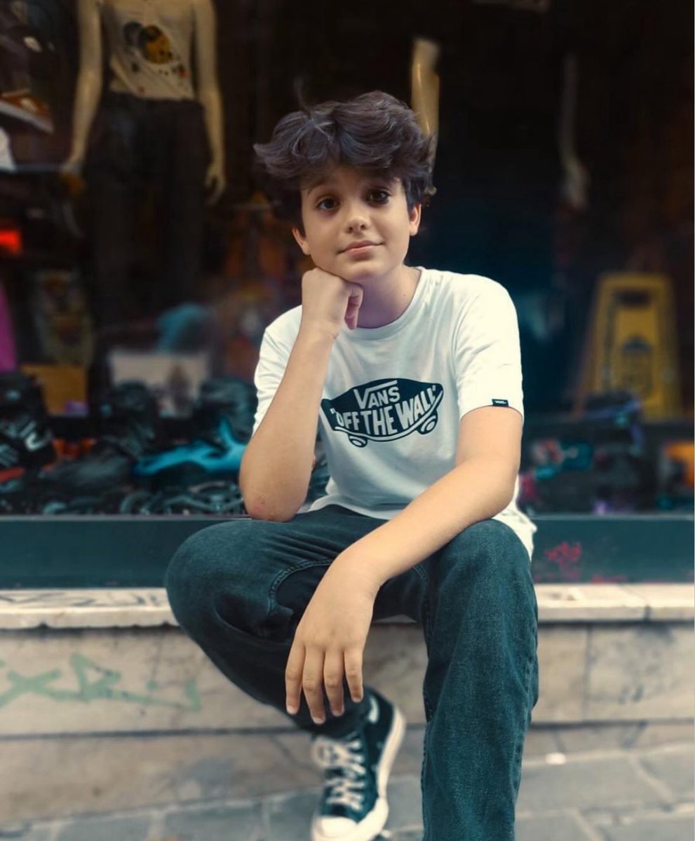 Bu ülkenin güzel insanları, senin gibi güzel çocukları hiçbir zaman unutmayacak Ahmet...

Huzur içinde yatman, Türk çocuklarının huzur içinde yaşaması için hukuk mücadelenin yanında olacağız.

Bizler Zafer Partisi olarak, seni asla unutmayacağız...

#MattiaAhmetMinguzzi