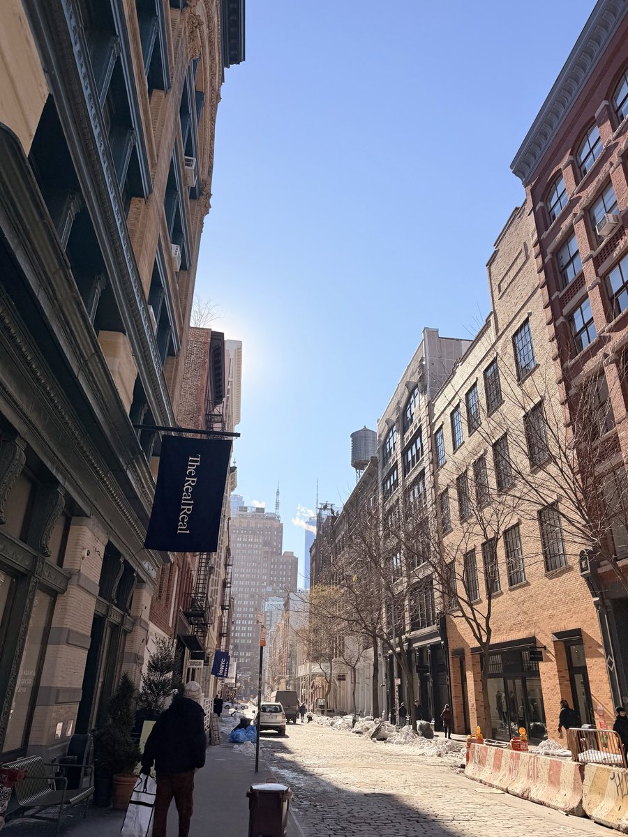 เห่นโหลววววนิวยอร์ค เข้ามากินข้าวกะเพื่อนและจะมาซื้อ apm Monaco ซัพพอร์ตปภว. นี่แคปหน้าจอพร้อมโชว์คนบายละ 55555