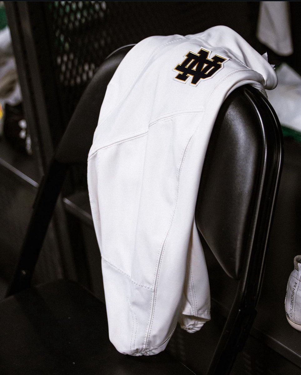 TopTierND's tweet image. Thoughts on the Blue and White uniform combo 

Should the irish wear it more?