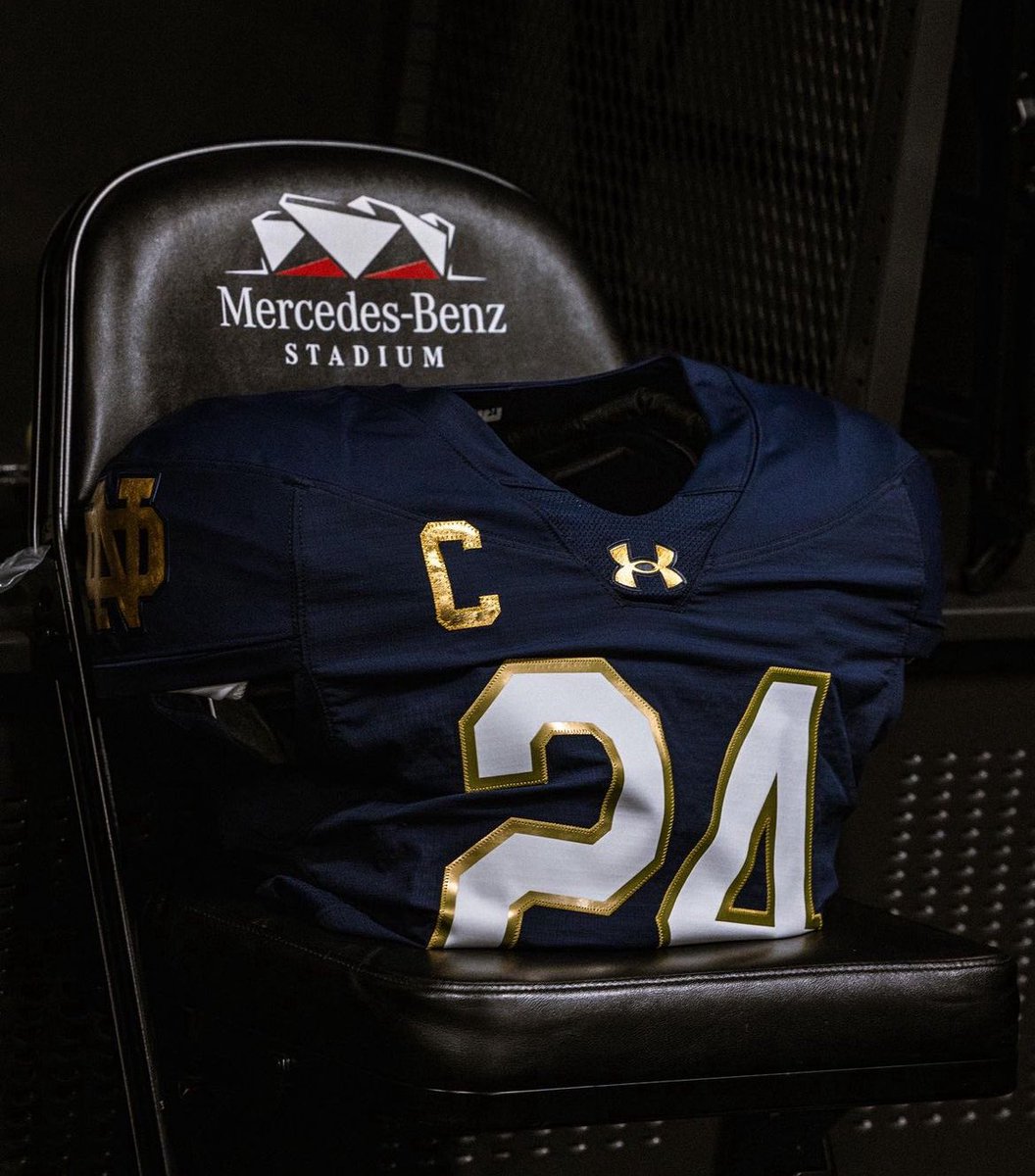 TopTierND's tweet image. Thoughts on the Blue and White uniform combo 

Should the irish wear it more?