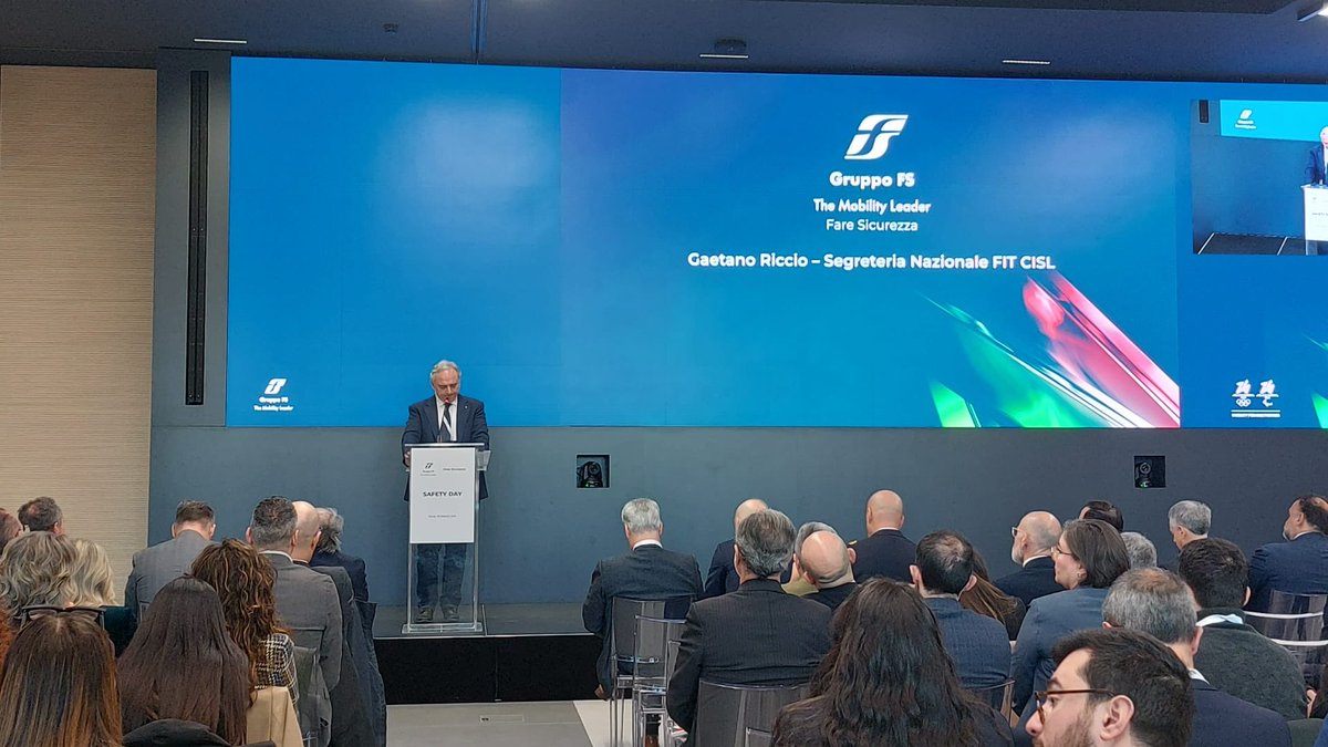 FitCisl's tweet photo. #9febbraio La @FitCisl ha partecipato oggi al #Safetyday promosso da @fsitaliane, una iniziativa di riflessione, analisi e proposta sulla #sicurezza nel trasporto ferroviario.
@riccio_gaetano, Coordinatore nazionale Dipartimento Mobilità Fit-Cisl, nel suo intervento ha sottolineato che la sicurezza si costruisce e si rafforza su tre pilastri principali: 
🎓 Formazione=competenze aggiornate e continue;
🤝 Partecipazione= coinvolgimento attivo parti sociali e  lavoratrici e lavoratori nella gestione dei processi e condivisione di buone pratiche;
📈 Investimenti= risorse per elevare gli attuali standard di sicurezza, efficienza e sostenibilità.
Riccio ha evidenziato alcuni dei risultati ottenuti nel rinnovo del #Ccnl Mobilità/Attivitàferroviarie  (maggio 2025):
✅ Più ore di permesso per gli RLS 
✅ Introduzione dell'RLS di sito produttivo
✅ Giornata aggiuntiva per la formazione sulla sicurezza 
✅ Stop Work Authority: diritto di interrompere l'attività in presenza di pericolo per sè e/o per gli altri
"Solo attraverso un'azione sistemica, sistematica e partecipativa, si può garantire sicurezza reale nel settore" ha concluso.                           
#SafetyDay #Trasportoferroviario #SicurezzaFerroviaria #GruppoFs #FitCisl #StopWorkAuthority #Formazione #Partecipazione