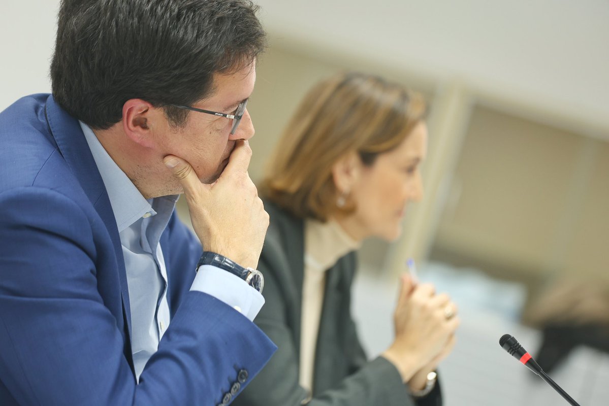 Reunión con los secretarios generales de Madrid ciudad, estableciendo las prioridades para los distritos.

Madrid se merece un gobierno que no excluya a sus ciudadanos.