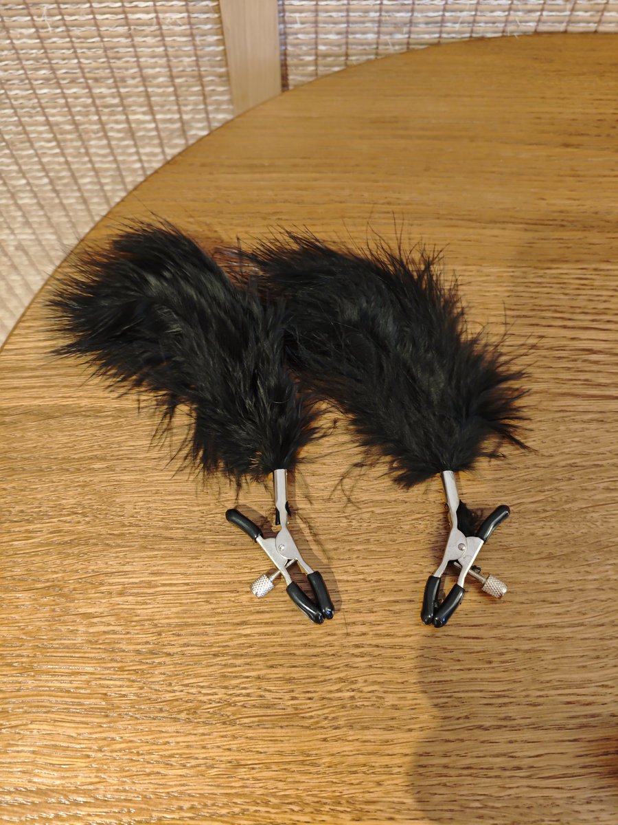 Die Loserfotze <a href="/schlappschwanz2/">Hans</a> sitzt gerade im Hotel und hat ein paar Spielsachen dabei 😈

Mögen die Spiele beginnen 🔥