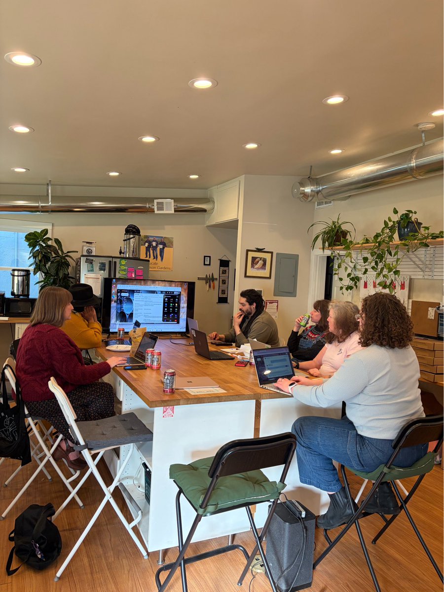 Free Geek tweet media