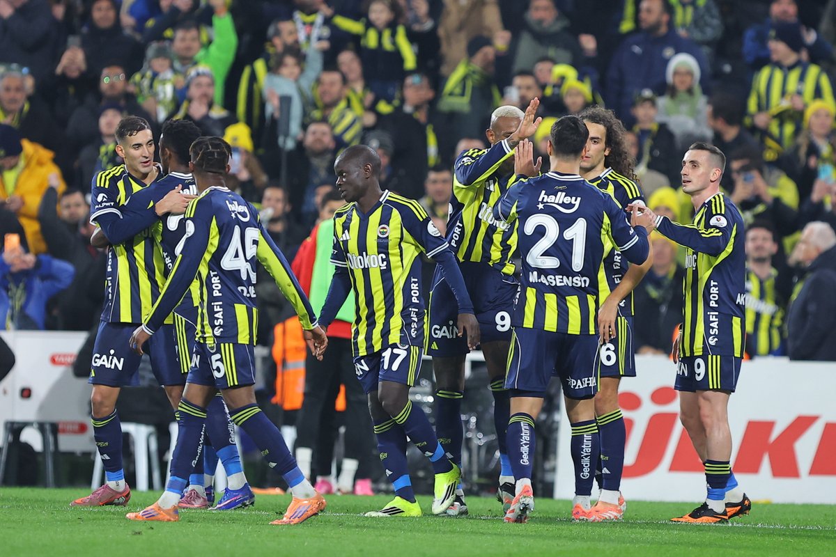 Hep beraber! 

#İnanFenerbahçe