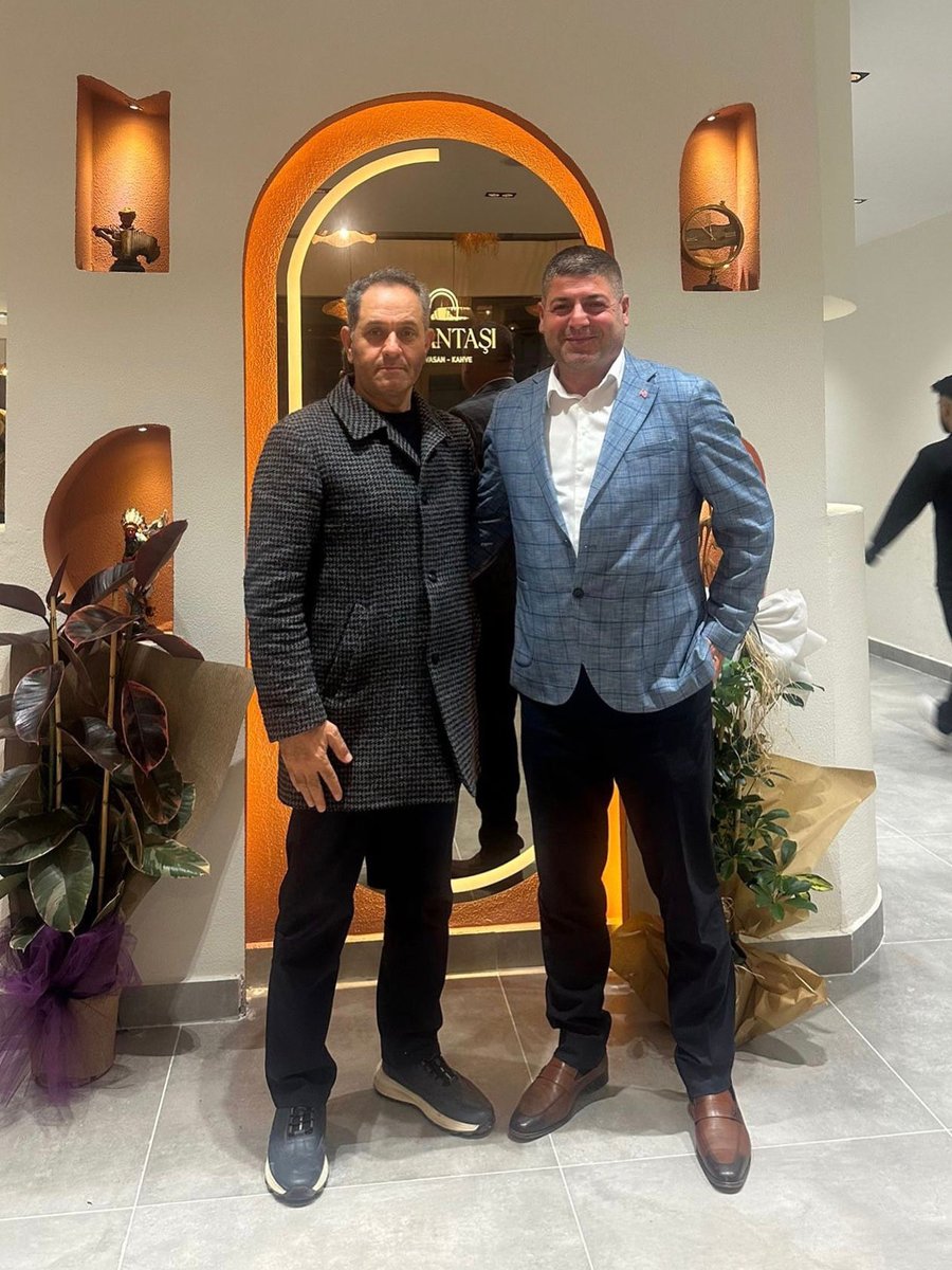 MithatARHAN's tweet photo. Uğur Mizan kardeşimizin açmış olduğu Nişantaşı Kruvasancısı Şanlıurfamıza hayırlı olsun. https://t.co/hOITZ2xZMS