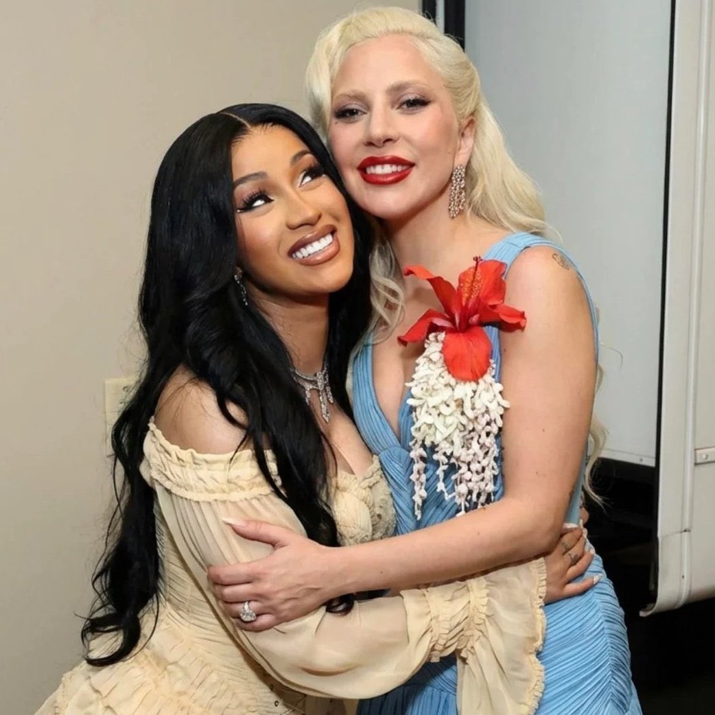 updatecharts's tweet photo. Cardi B e Lady Gaga em novas fotos. https://t.co/ed0xKbo52X