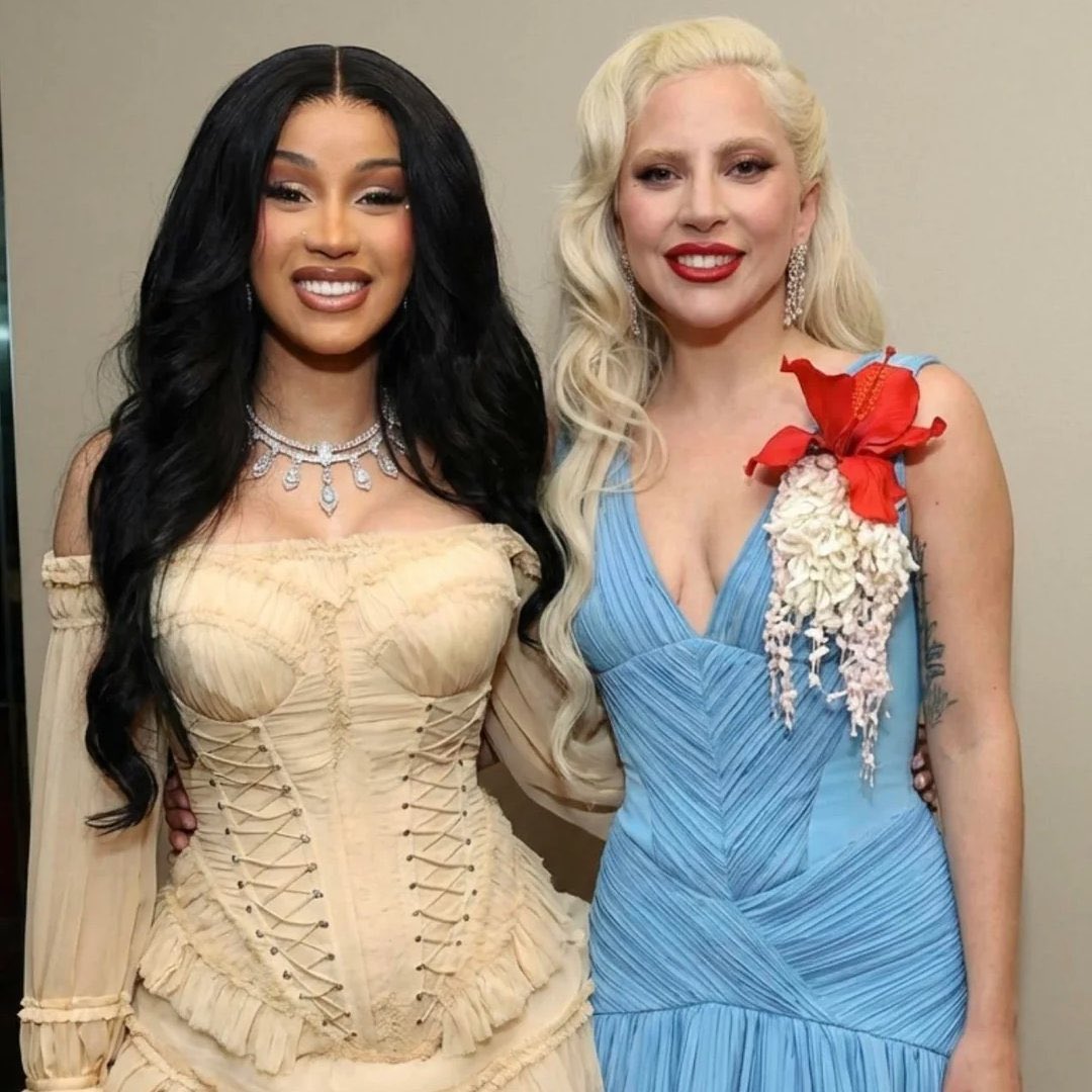 updatecharts's tweet photo. Cardi B e Lady Gaga em novas fotos. https://t.co/ed0xKbo52X