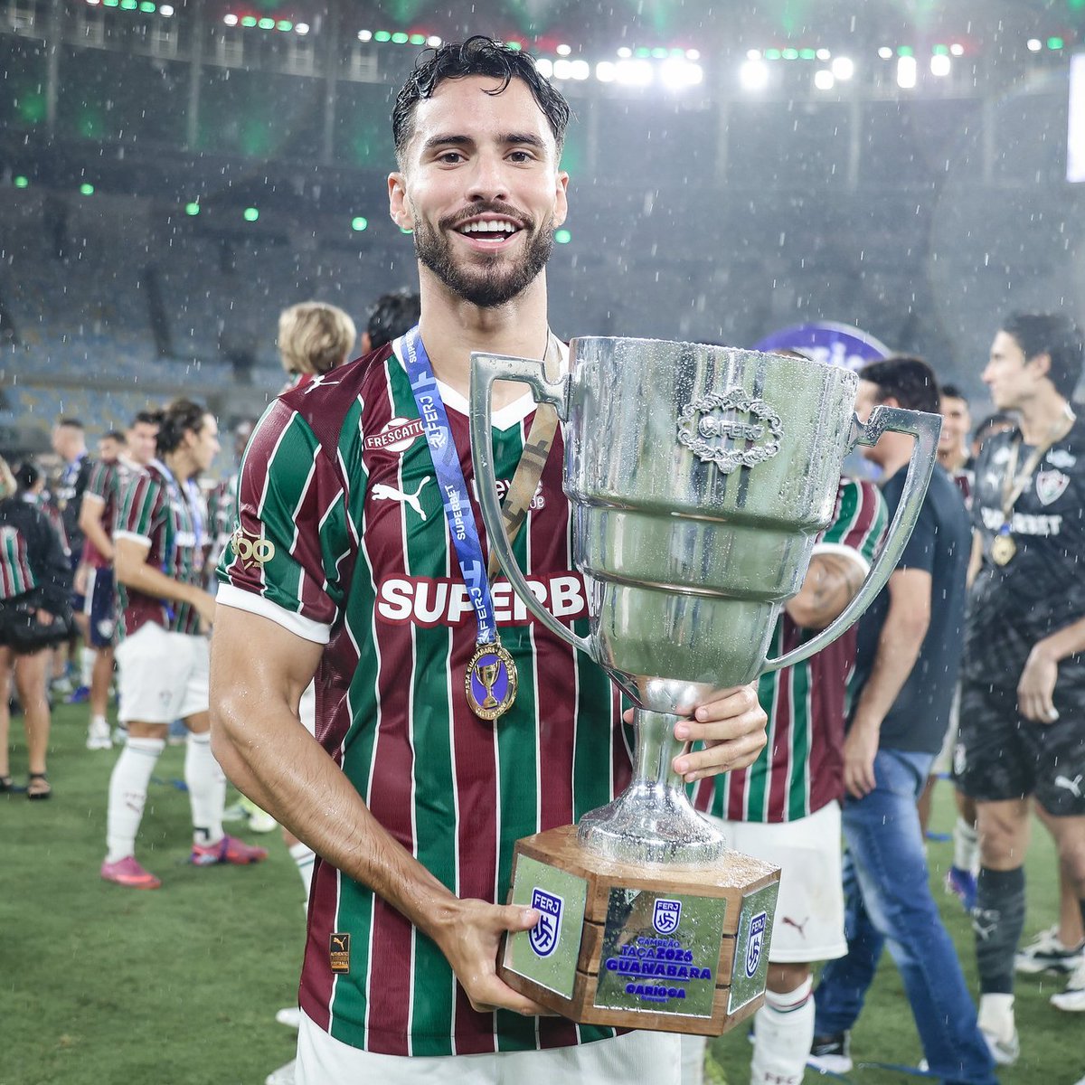 SofascoreBR's tweet photo. 🔎 Matheus Martinelli (24 anos) completou 300 jogos pelo @FluminenseFC! 👏👏

⚔️ 300 jogos
⚽️ 16 gols
🅰️ 18 assistências
✅ 89% acerto no passe (!)
↗️ 65% acerto no passe longo (!)
💪 3.9 duelos ganhos /j
💨 61% acerto no drible (!)
🦾 4.5 bolas recuperadas /j (!)
🆚 1.2 desarmes /j
💯 Nota Sofascore 6.93
🏆 4 títulos (!)