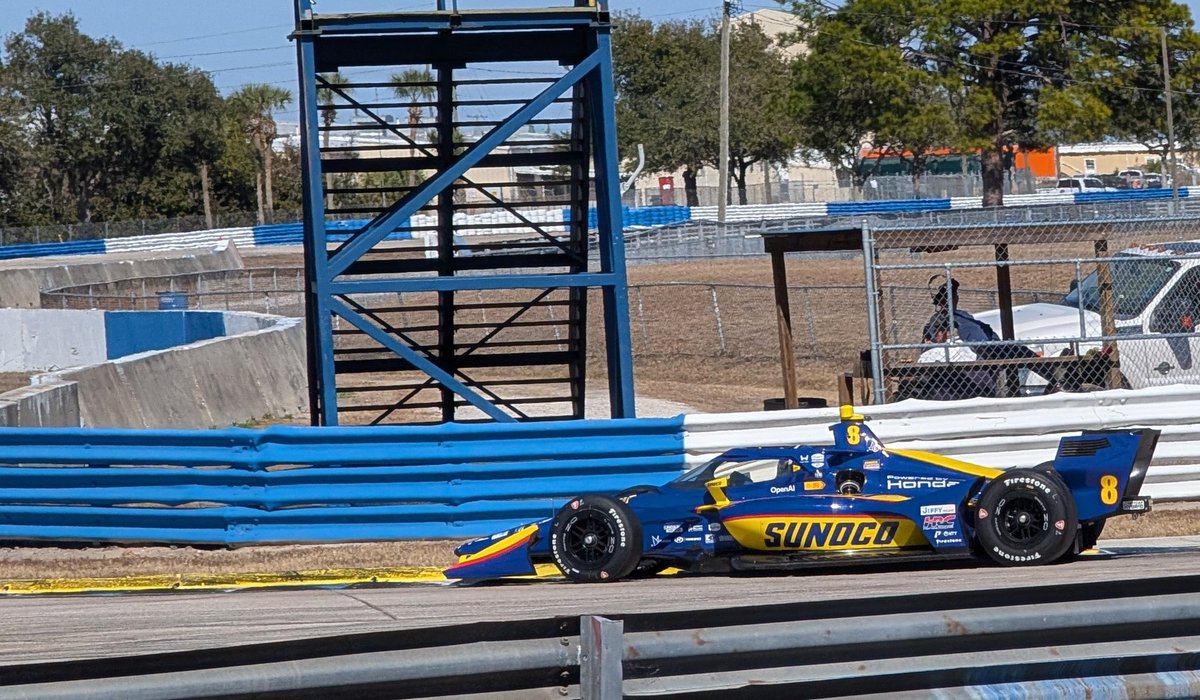 Wendy Anderson 🏎🍎📚 tweet media