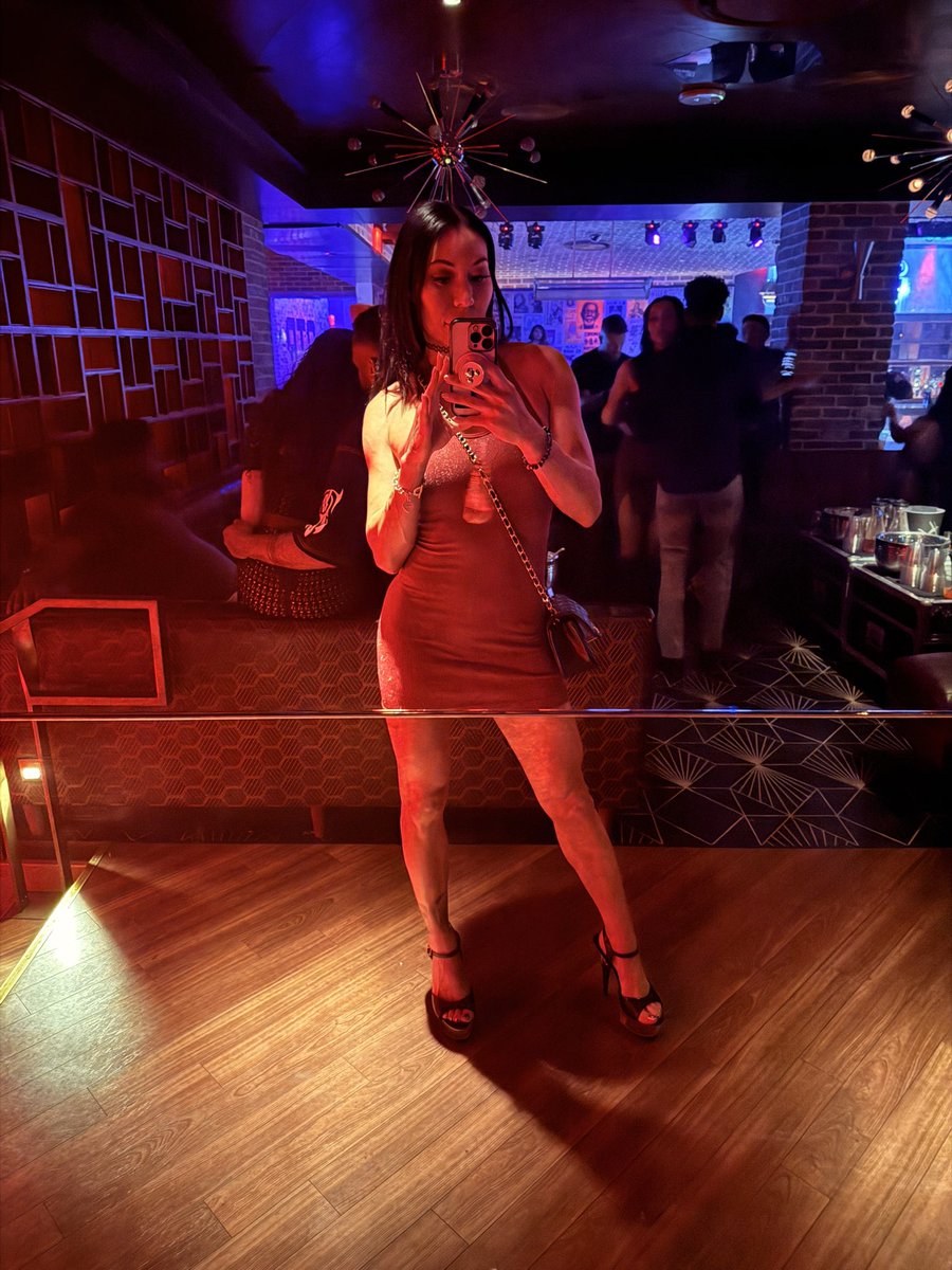 A girl can do both 💙

#wwe #smackdown #hardcoreprincess #bigmeech