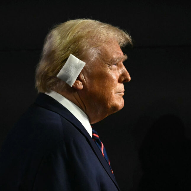 2002Kingfox's tweet photo. Have you heard a senior Iranian official vowed to drone Trump's belly at Mar-a-Lago?
Ayatollah's state TV promises a successful Trump assassination retry.
How much longer appease this killer regime? Waiting for regret that's too late??
@realDonaldTrump
@SecRubio @FoxNews https://t.co/F2ufaxbs0Q