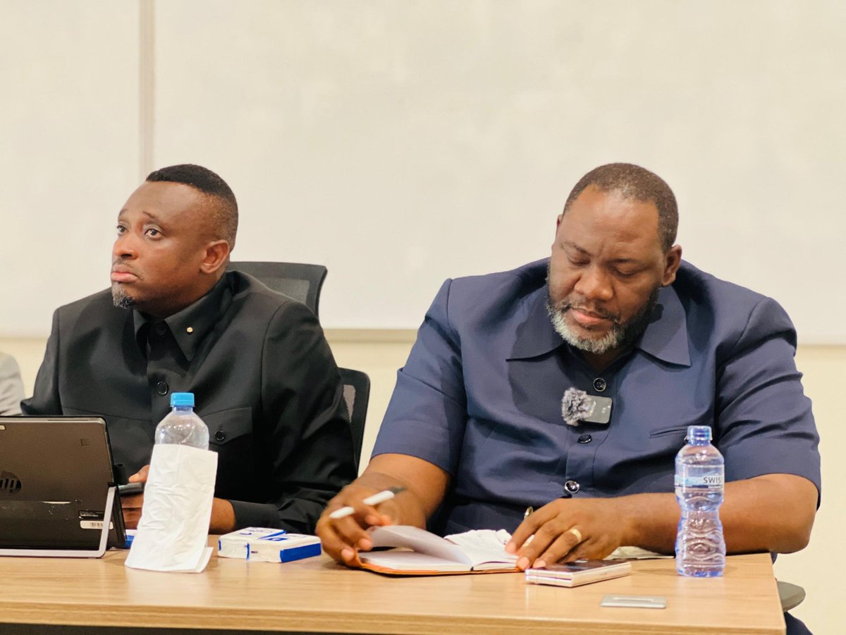 t32258's tweet photo. À Mbujimayi, mon Président @KasongoKas a encore démontré une intelligence remarquable : clarté de vision, maîtrise des enjeux et sens élevé de l’État. Un leadership qui inspire confiance et fierté. https://t.co/HYjZuZnD7v