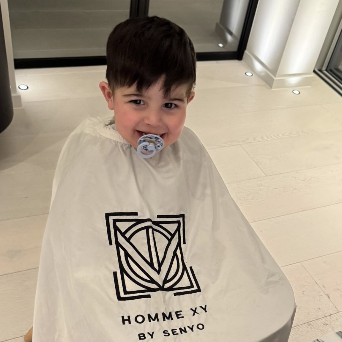 ejf249's tweet photo. me da risa y ternura que a enzo y a benjamín les corte el pelo la misma persona kjjj literalmente es un mini enzo🤏🏻 https://t.co/OiWKhcWDFi