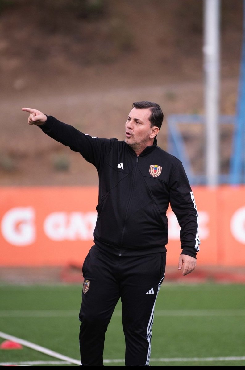 La vinotinto sub17 sigue mal con Ferreira como entrenador.

Tiene 1 victoria y 8 derrotas, varías han sido ante clubes de sudamérica lo que lo hace peor, es hora de que la federación tome cartas en el asunto, en el último partido le remontaron un 2-0 ante Perú, lo perdieron 2-3.