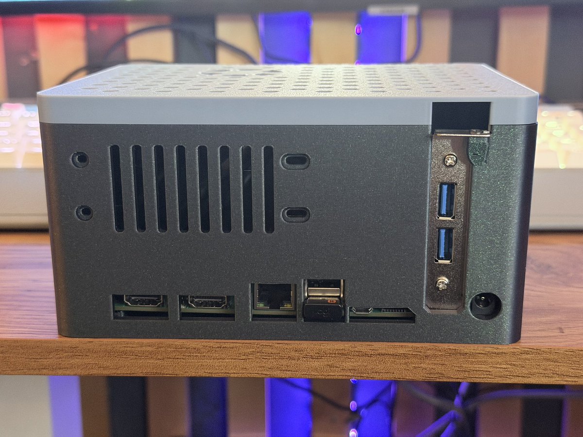 Risc OS Technologies tweet media