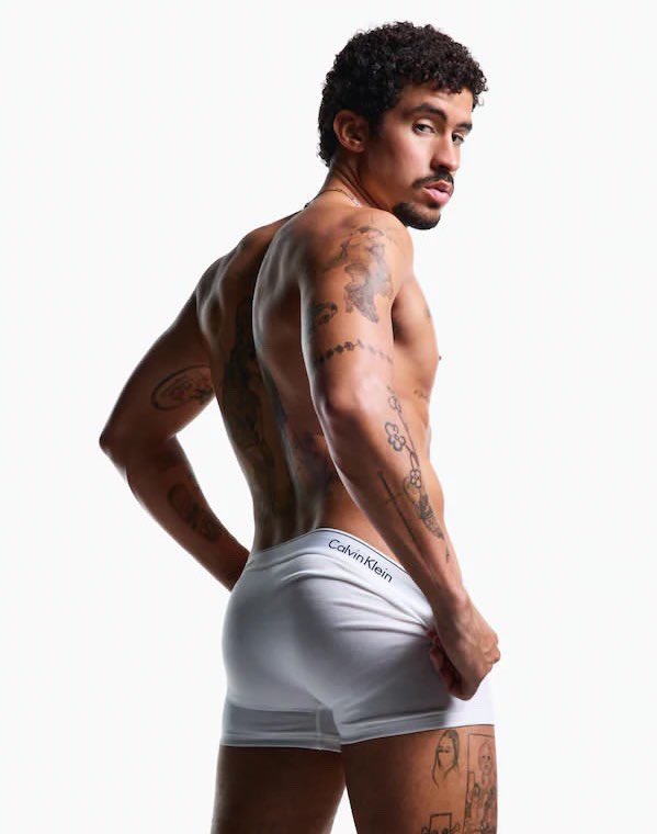 thiagoPantaleao's tweet image. vocês falando que eu pareço o bad bunny por favor continuem