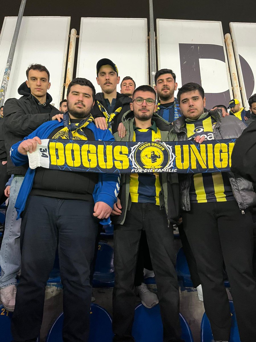 Deliler Gibi Seviyoruz 

Fenerbahçemizi gençlerbirliği maçında yalnız bırakmadık 
#UNIGFB