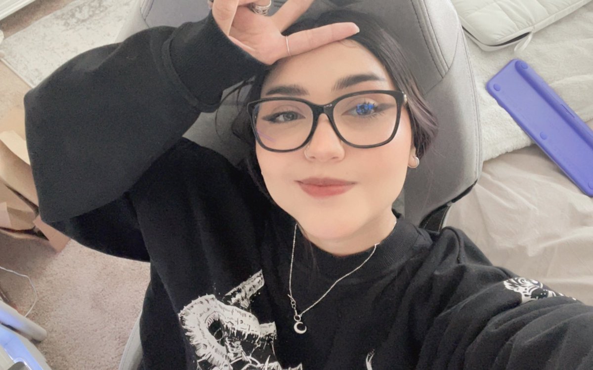 𝔢𝔪 💫 tweet media