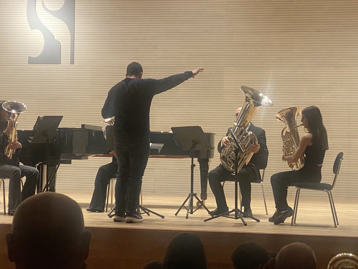 RuthRuthpindado's tweet photo. Con este cuarteto de tubas (3 bombardinos y una tuba), arrancamos esta audición del @conseravila #sobri #muyfan https://t.co/CPvmE4nuFE