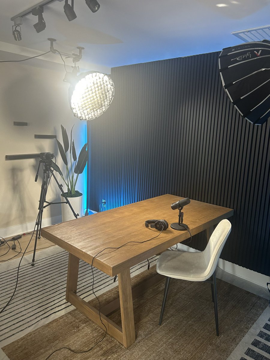 Bill- Late Night on Base tweet media