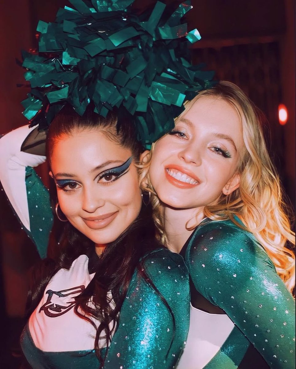 pop vibes tweet media