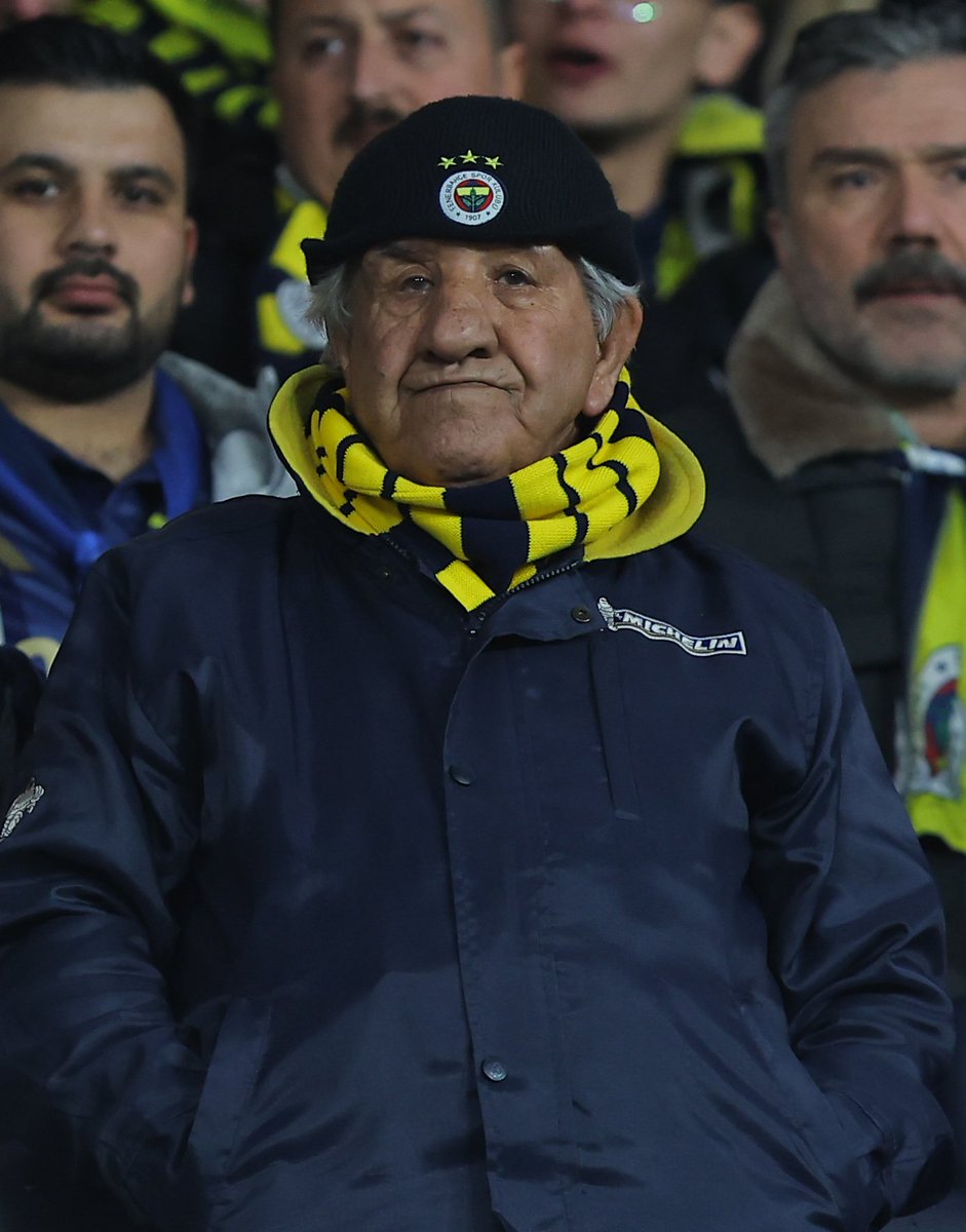 Kulübümüz, bir zamanlar Kadıköy'de sarı lacivert külah beresiyle gezerek sakız satan ve şimdilerde Darülaceze’de kalan “Tipitip Ramazan" olarak bilinen taraftarımızı, Gençlerbirliği maçında misafir etti.