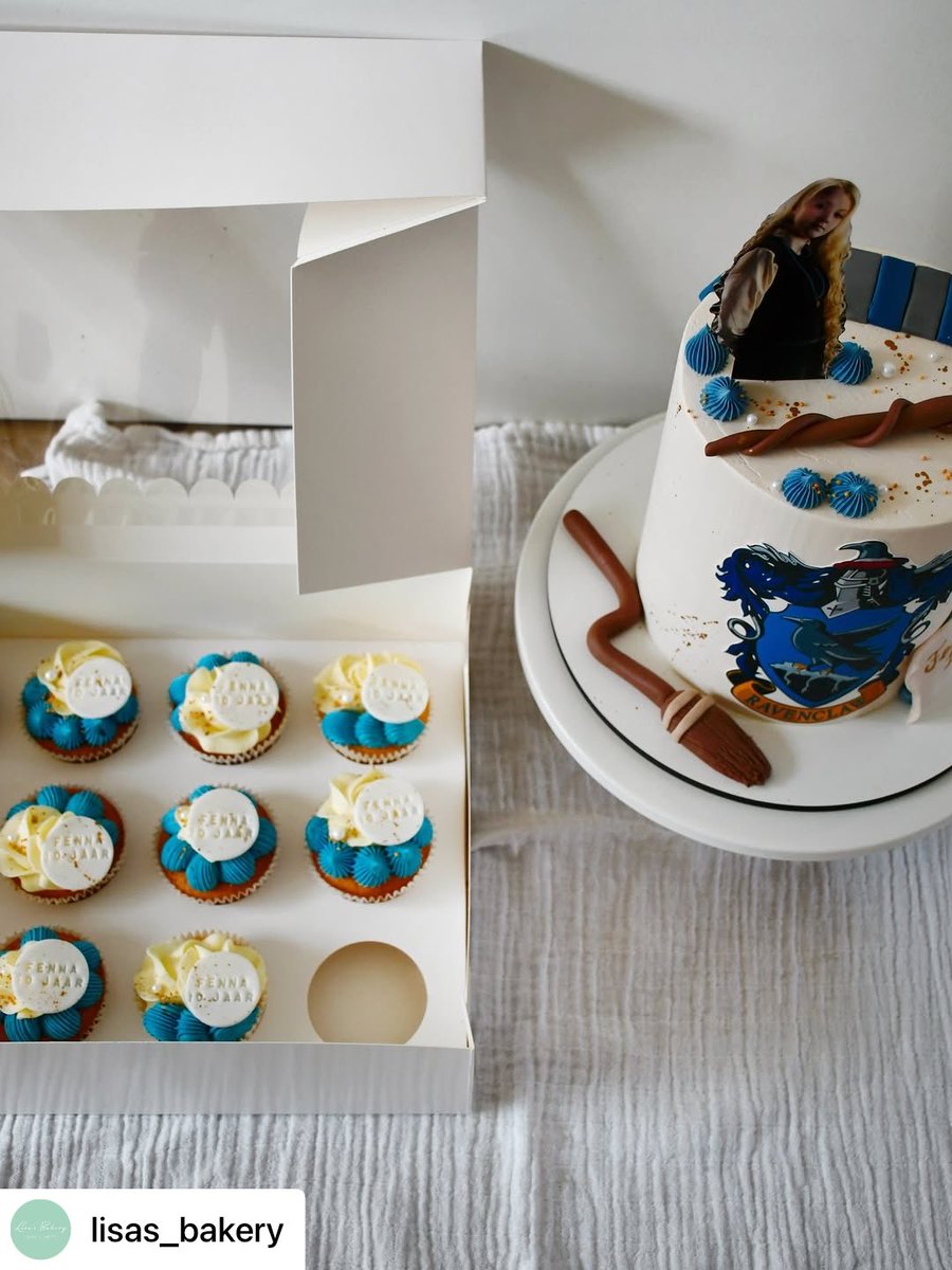 Deze prachtige taart is gemaakt door Lisa van Lisa’s Bakery. Ze versierde deze heerlijke taart met eetbare prints. 

#lisasbakery #cakeprint #eetbareprint #ravenclawtaart