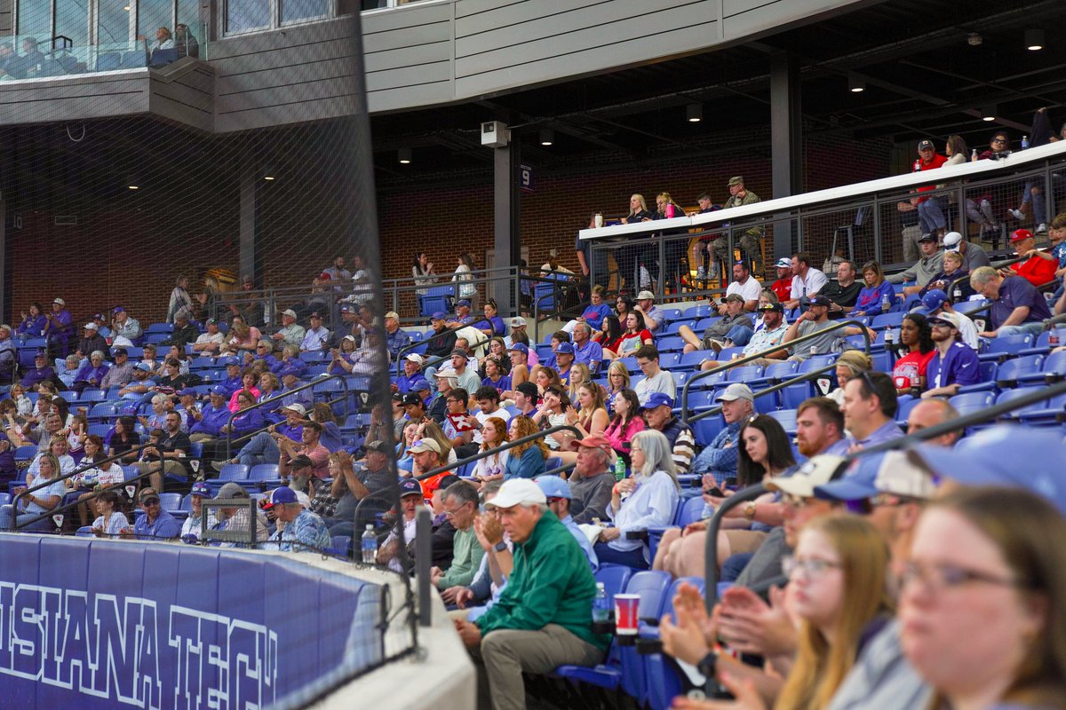 Diamond Dogs tweet media