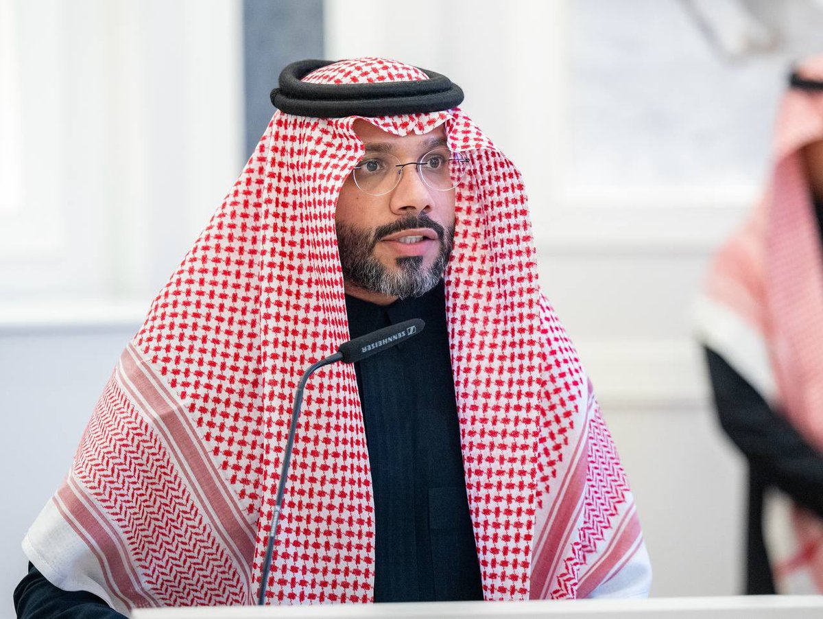 EmarahAlQassim's tweet photo. أوضح سموه أن الخطة تهدف إلى ترجمة استراتيجية الإمارة إلى برنامج عمل واضح، محدد المسؤوليات، ومقيد بزمن ومؤشرات أداء قابلة للقياس..

سمو #أمير_منطقة_القصيم : الخطة الاستراتيجية المؤسسية للإمارة بُنيت على منهجية مؤسسية متكاملة تشمل حوكمة استراتيجية واضحة، وتفعيل أدوار اللجان الإشرافية والتنفيذية، وتفعيل مكتب إدارة المشاريع، وربط المبادرات بمؤشرات الأداء .