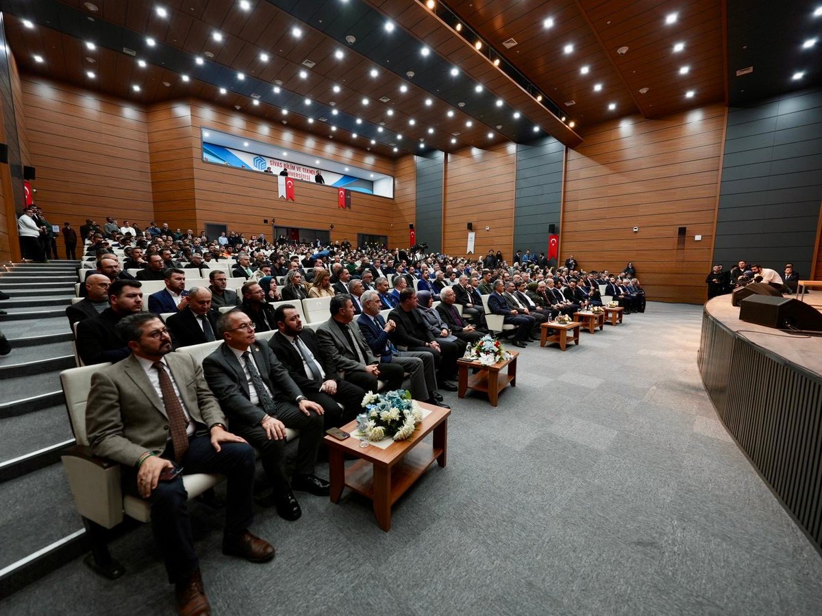 📍Sivas

İhtisas Akademi ’26 Lansmanı’nı Sivas’ta güçlü bir katılımla gerçekleştirdik. 💪

YÖK Başkanı <a href="/erolozvar/">Erol Özvar</a> ve Genel Başkanımızın teşrifleriyle düzenlenen programda, gençliğin akademik vizyonu ve yükseköğretimde yeni ufuklar konuşuldu. 📚✨