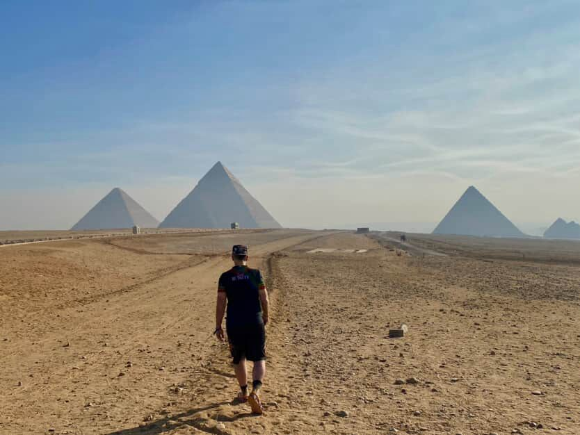 LimonBlackStar's tweet photo. Egipto se llenó de la mejor camisa de CR. Nuestro gran amigo, Adam Cooper, lució con orgullo nuestra piel, dejando claro que Limón Black Star está vivo. Los faraones ya saben de nosotros y nos enviaron las mejores vibras. Si aún no tiene nuestra piel, la puede pedir al 6043 3760 https://t.co/GTxQd1ilob