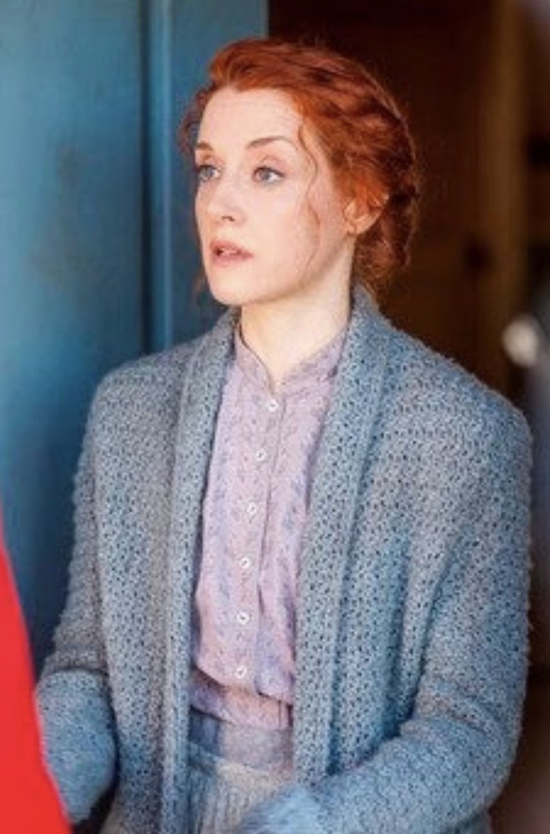 TeamFloMo's tweet image. A quick peek to the past for #MarvelousMollyMonday. 💜 

@JoNewmarch @hallmarkchannel @SCHeartHome #Hearties #WCTH #WhenCallsTheHeart #OG #MollySullivan #ginger #JohannahNewmarch