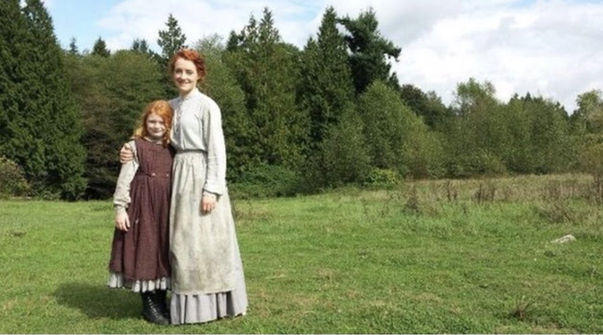 TeamFloMo's tweet image. A quick peek to the past for #MarvelousMollyMonday. 💜 

@JoNewmarch @hallmarkchannel @SCHeartHome #Hearties #WCTH #WhenCallsTheHeart #OG #MollySullivan #ginger #JohannahNewmarch