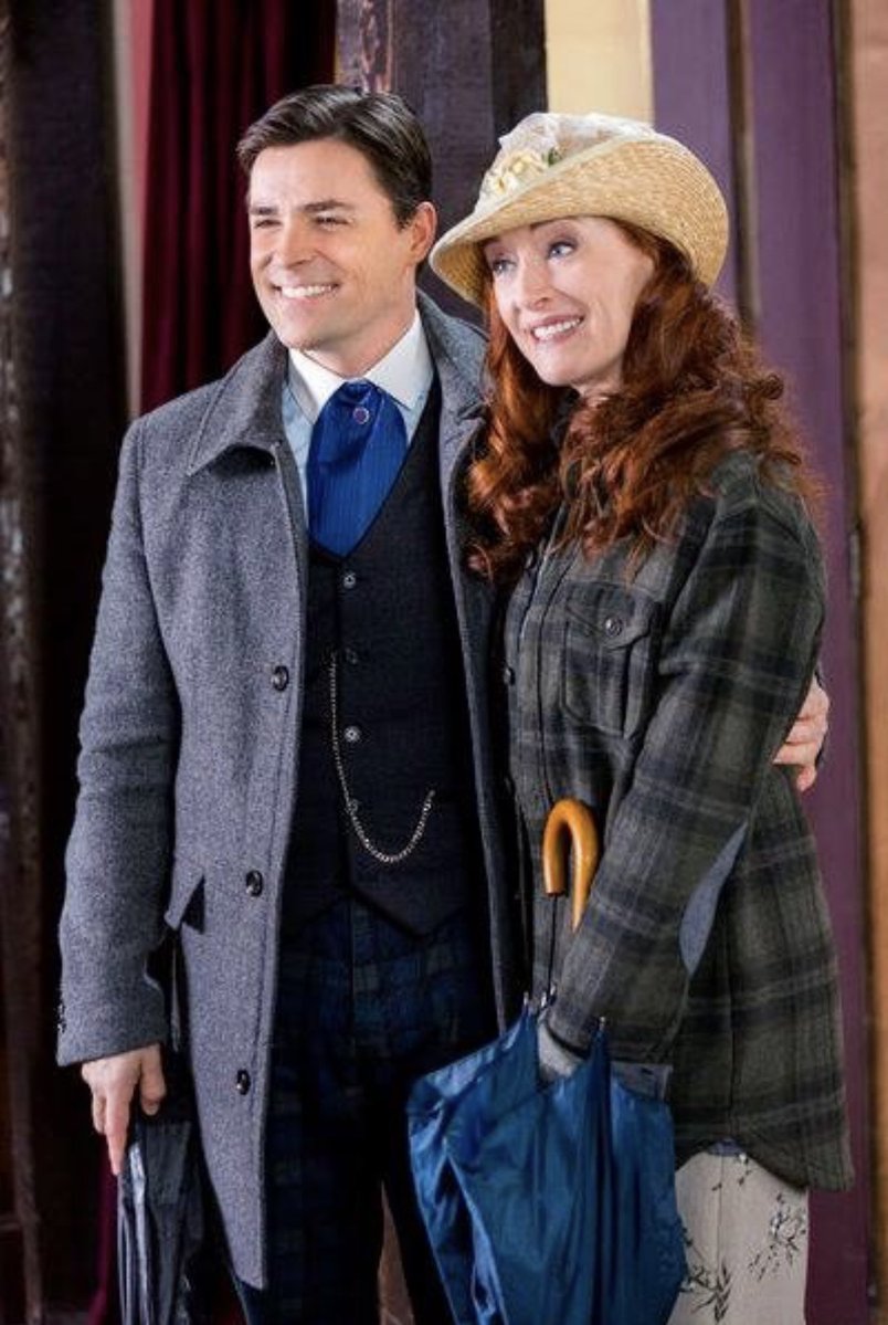 TeamFloMo's tweet image. A quick peek to the past for #MarvelousMollyMonday. 💜 

@JoNewmarch @hallmarkchannel @SCHeartHome #Hearties #WCTH #WhenCallsTheHeart #OG #MollySullivan #ginger #JohannahNewmarch