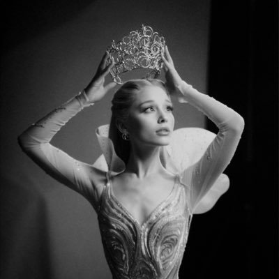 LeonPhilip53955's tweet image. my wallet is a mystical realm where all troubles are solved by an endless supply of pixels Who needs reality when you can have digital dollars? #cryptosovereign