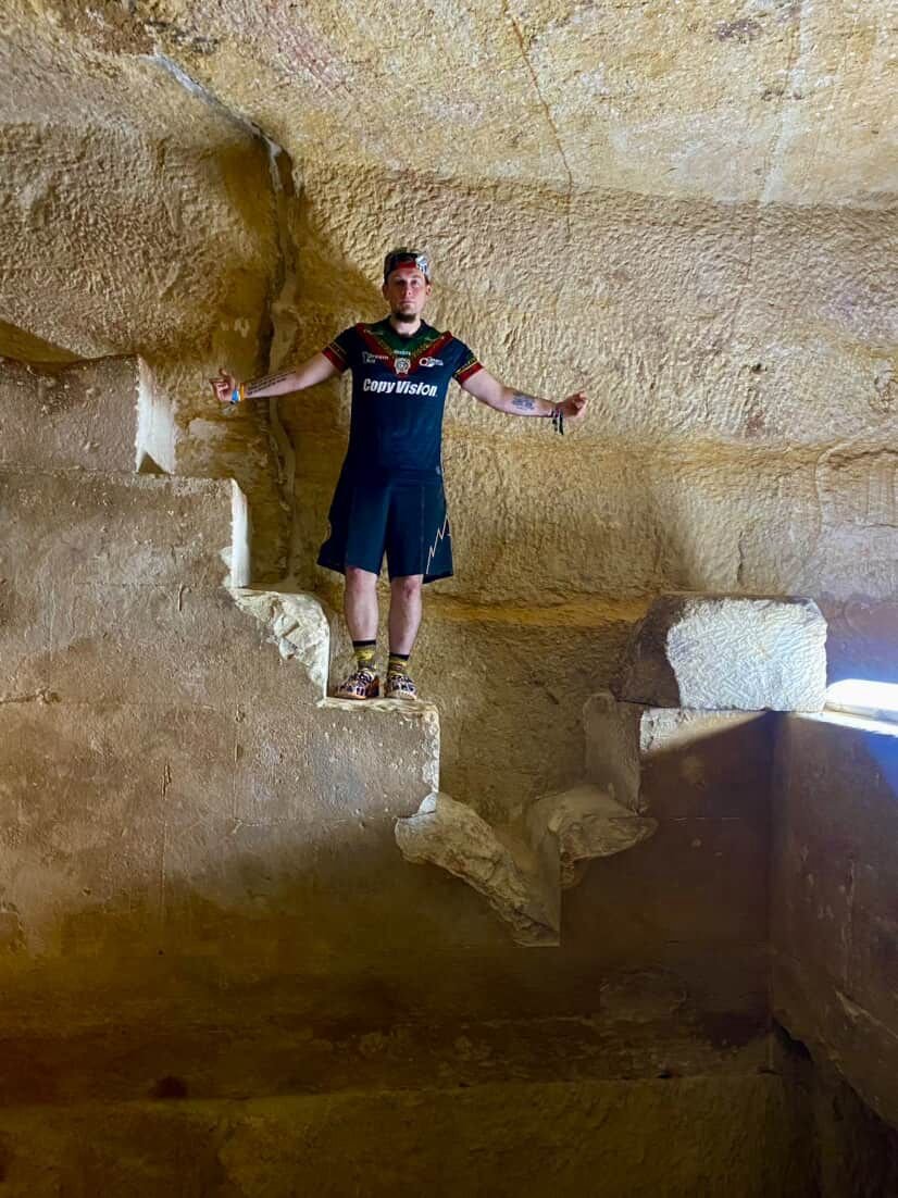 Egipto se llenó de la mejor camisa de CR. Nuestro gran amigo, Adam Cooper, lució con orgullo nuestra piel, dejando claro que Limón Black Star está vivo. Los faraones ya saben de nosotros y nos enviaron las mejores vibras. Si aún no tiene nuestra piel, la puede pedir al 6043 3760