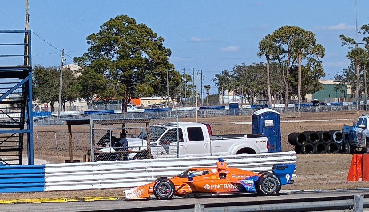 Wendy Anderson 🏎🍎📚 tweet media