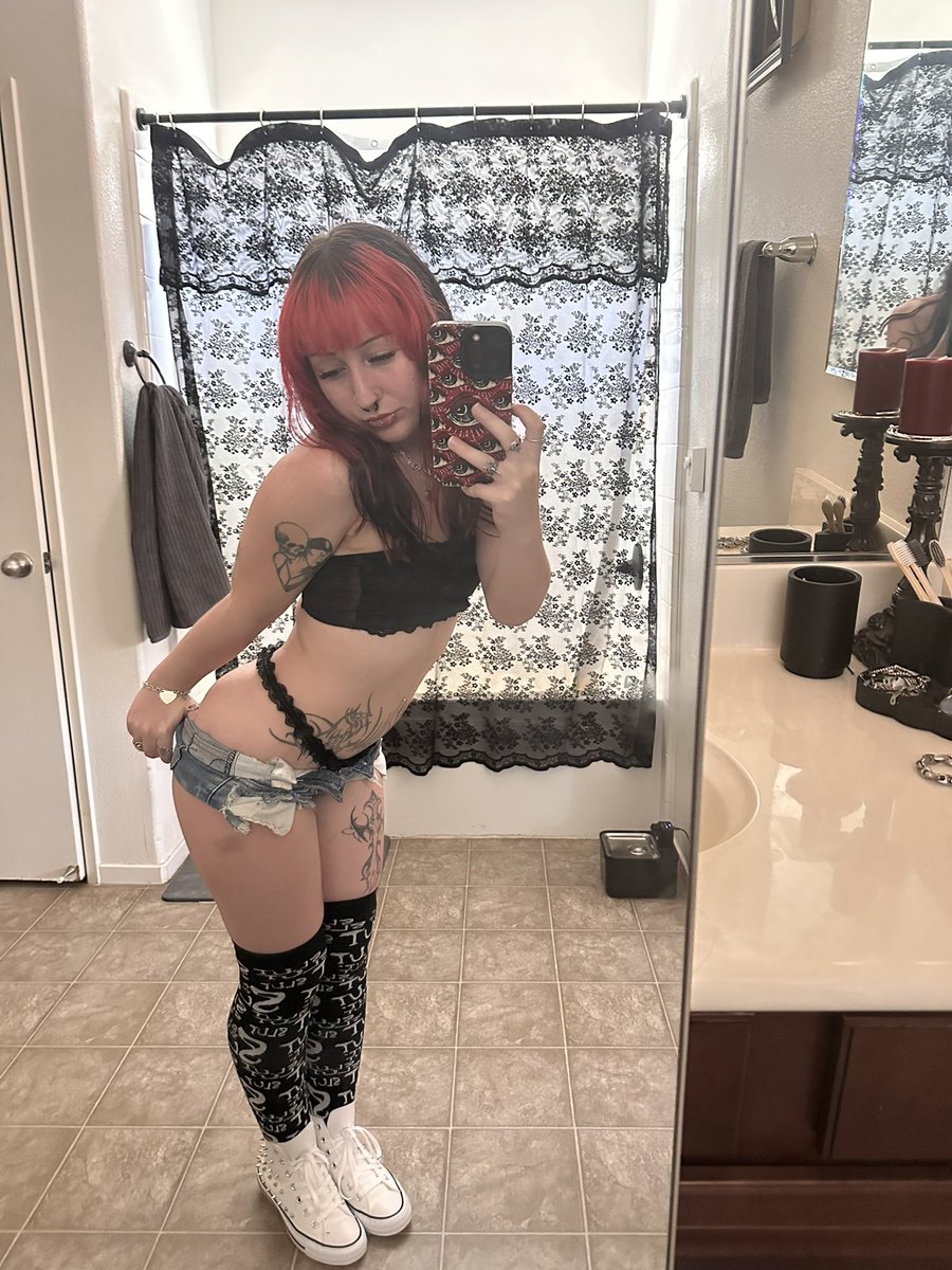 angeldecayxo's tweet photo. ❤️ https://t.co/ExguQZbOvH