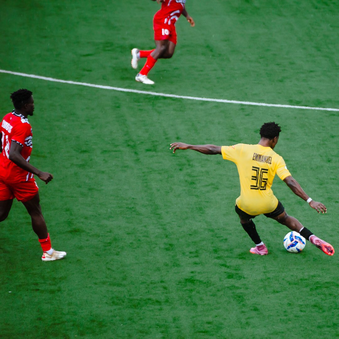 Rangers_Intl's tweet photo. A game of grit, rain, and resolve. 🌧️
Relive the moments.
Yesterday’s battle in frames.
#RangersInternational #NeverSayDie #NPFL #MatchdayRecap https://t.co/YrCeSCe3vV