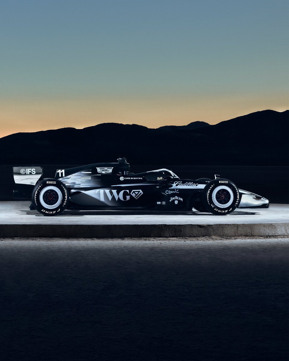 danikayak's tweet photo. Ayer en plena Super Bowl se presentaba el primer Cadillac F1 de la historia

Posiblemente el F1 2026 que más me gusta.
Hacía mucho tiempo que no veíamos un F1 no simetrico

#superbowl #CadillacF1 #cadillac #F1 https://t.co/FwyMWiGQRo