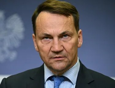 FastInfo's tweet image. Radosław Sikorski w ostrych słowach wypowiedział się o otoczeniu Grzegorza Brauna⤵️

🗣️: "Ludzie Brauna to prorosyjscy antysemici i ja nie mam im nic do powiedzenia. Ja bym takich gości do Pałacu Prezydenckiego nie zaprosił."

ℹ️ TVP