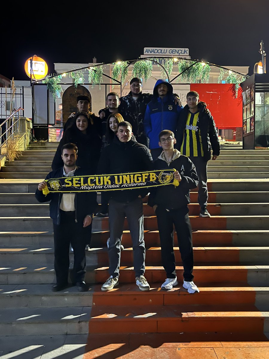 Fenerbahçe’miz-Gençlerbirliği karşılaşmasını hep birlikte izledik.

#GucluSelcukGucluUni
#BarişAyasinKardeşleri
#UNİGFB